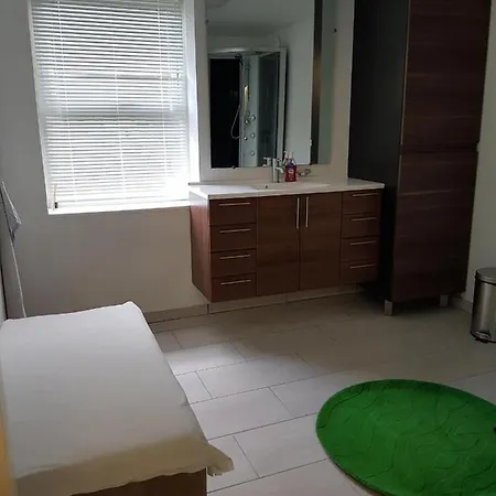 Duangs Sleep'n Go Bed & Breakfast *